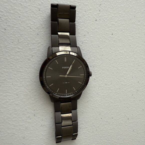 Fossil Men's Minimalist Smoke Stainless Steel Gray Dial 3-Hand Watch Round Case - Picture 2 of 8